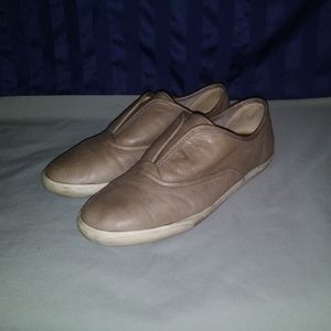 Frye Mindy Slip On Sneaker. Taupe Gray. 9M.